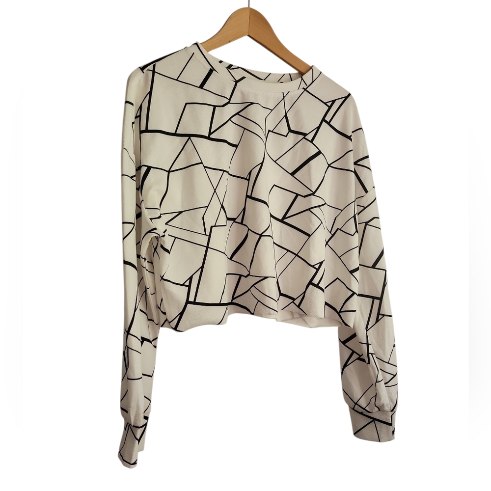 Shein Geometric Patterned Black and White Crop Top